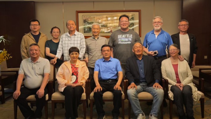 省侨联与美国仁社慈善基金会座谈